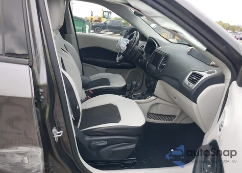 2021 Jeep Compass Latitude 4X4 из США, поврежденный, VIN 3C4NJDBB8MT503339